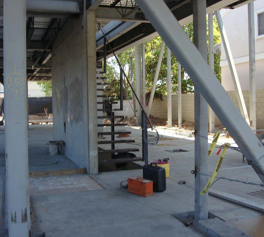 Poured the foundation and installed steel columns for a custom home in Manhattan Beach, CA. Pacificland Constructors