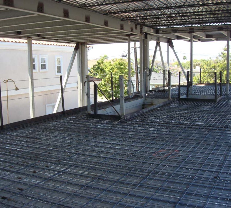 Steel reinforcement for lightweight concrete slab for a new custom home in Manhattan Beach, CA. Pacificland Constructors