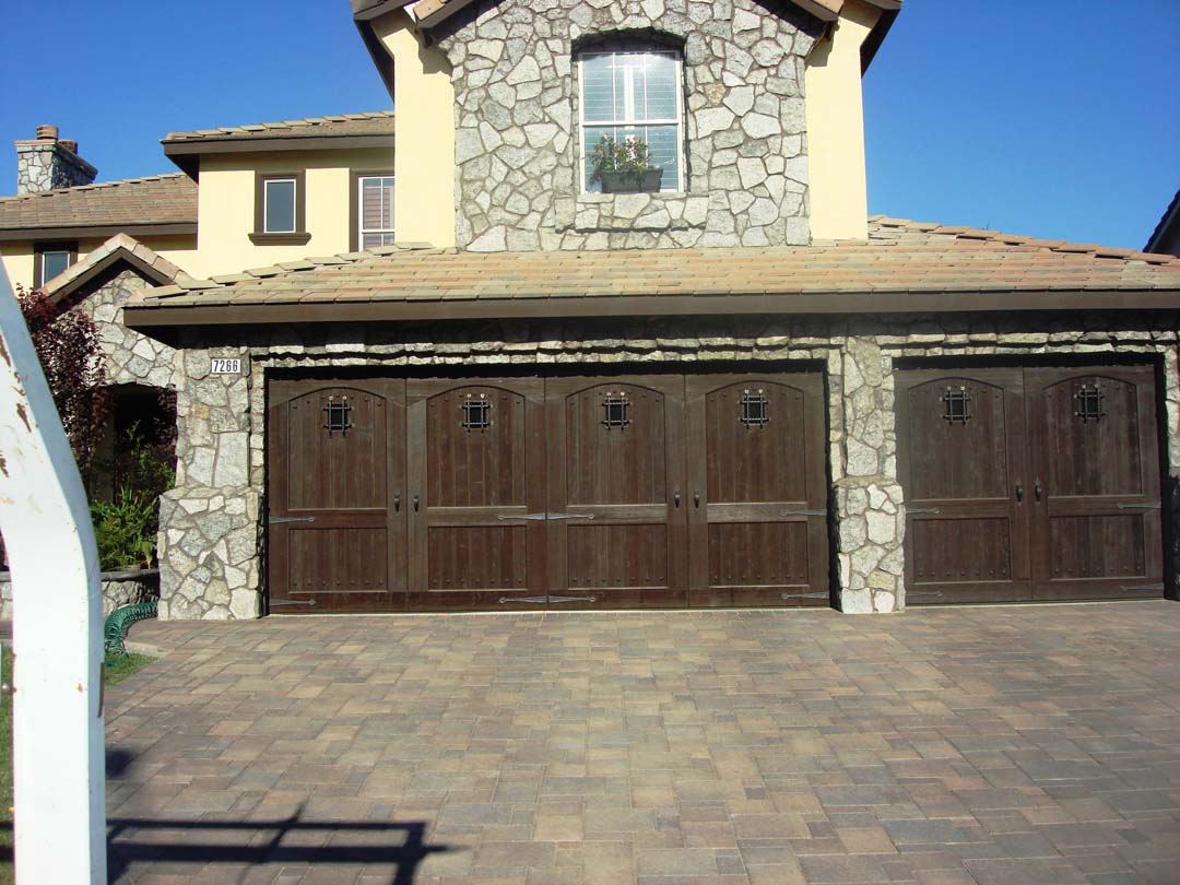 Existing stucco was removed and replaced with new stone veneer to give the home an architecturally vintage look. New planters with concrete precast wall caps match are used to match the vintage theme. Pacificland Constructors